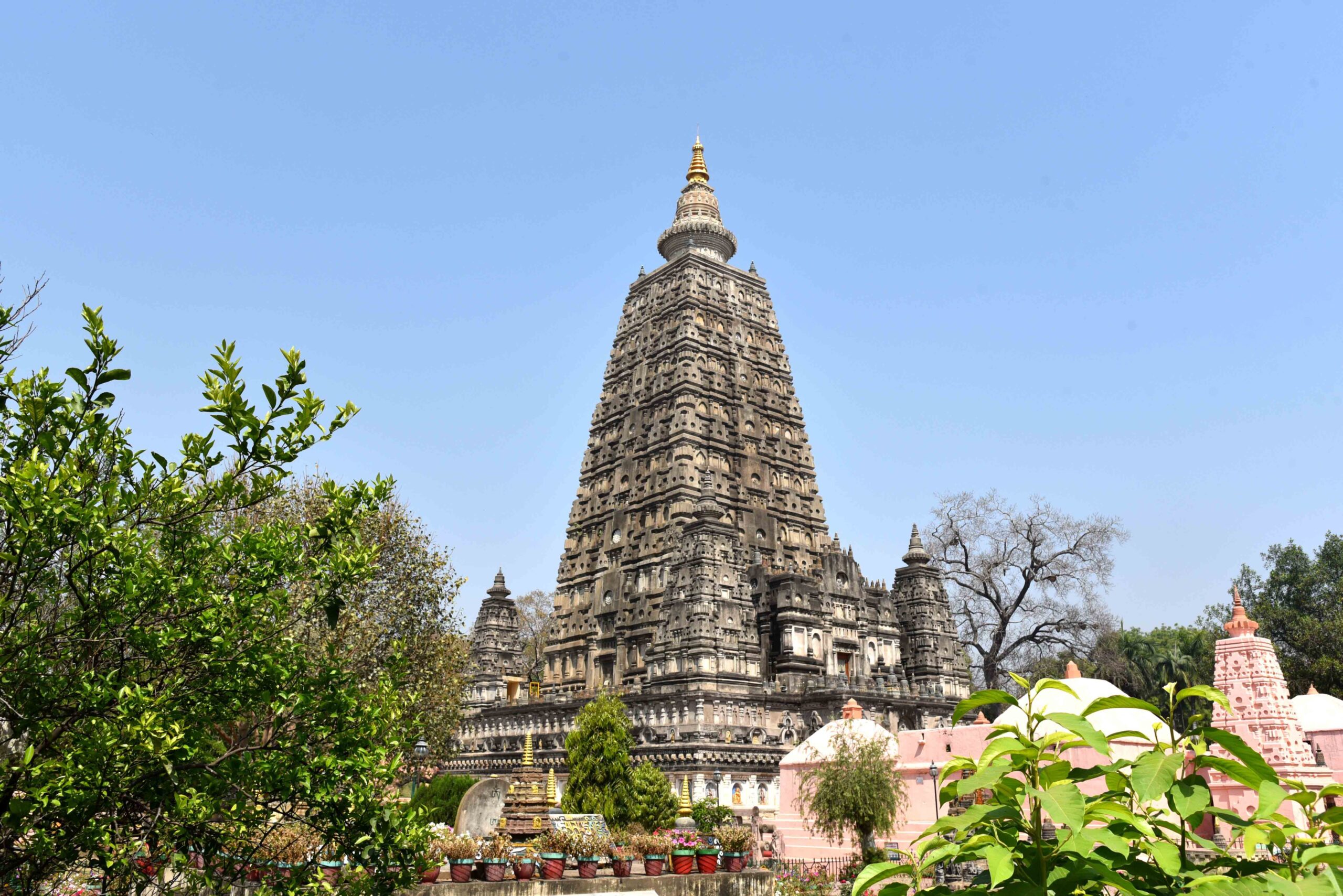 Morning Ganges Boat Ride & Drive to Bodhgaya