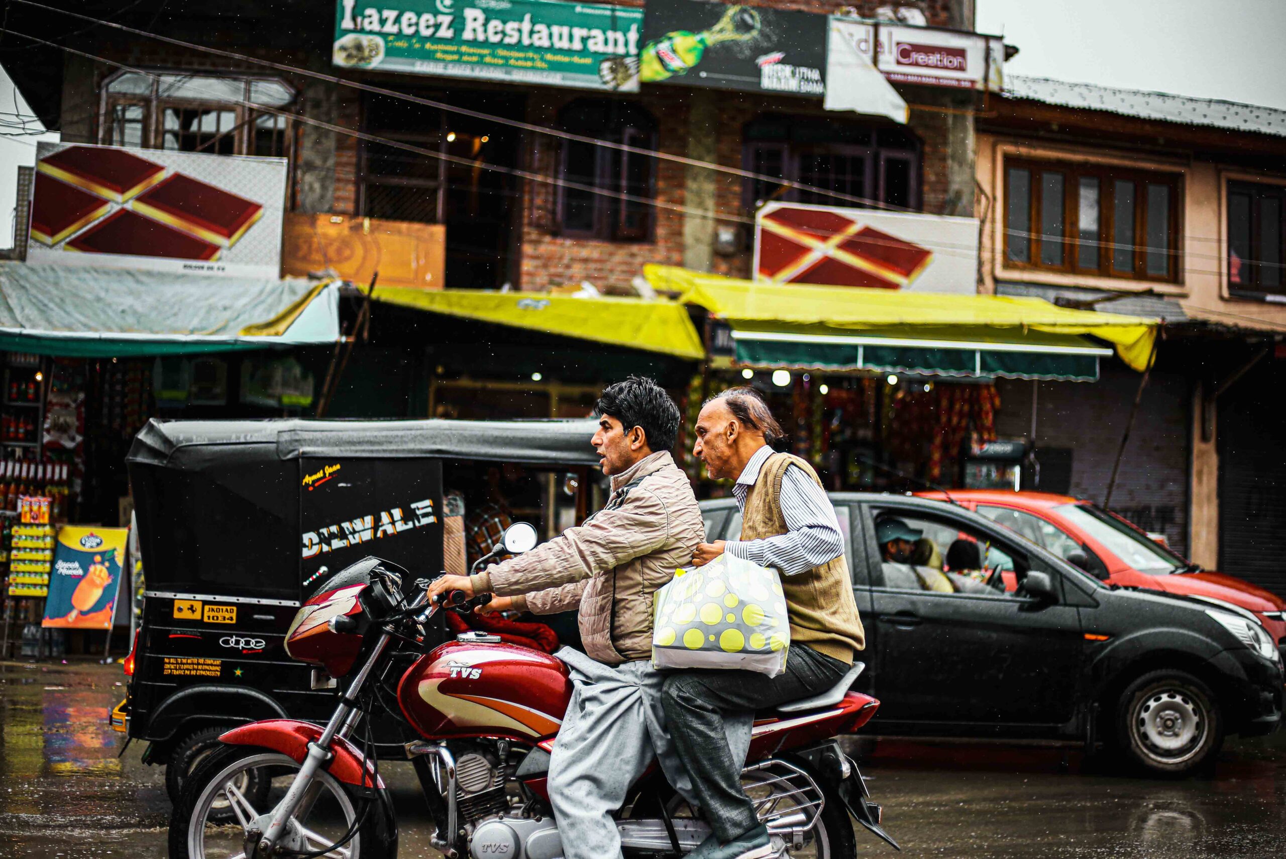 Shopping in Srinagar Market & Return Flight to Colombo