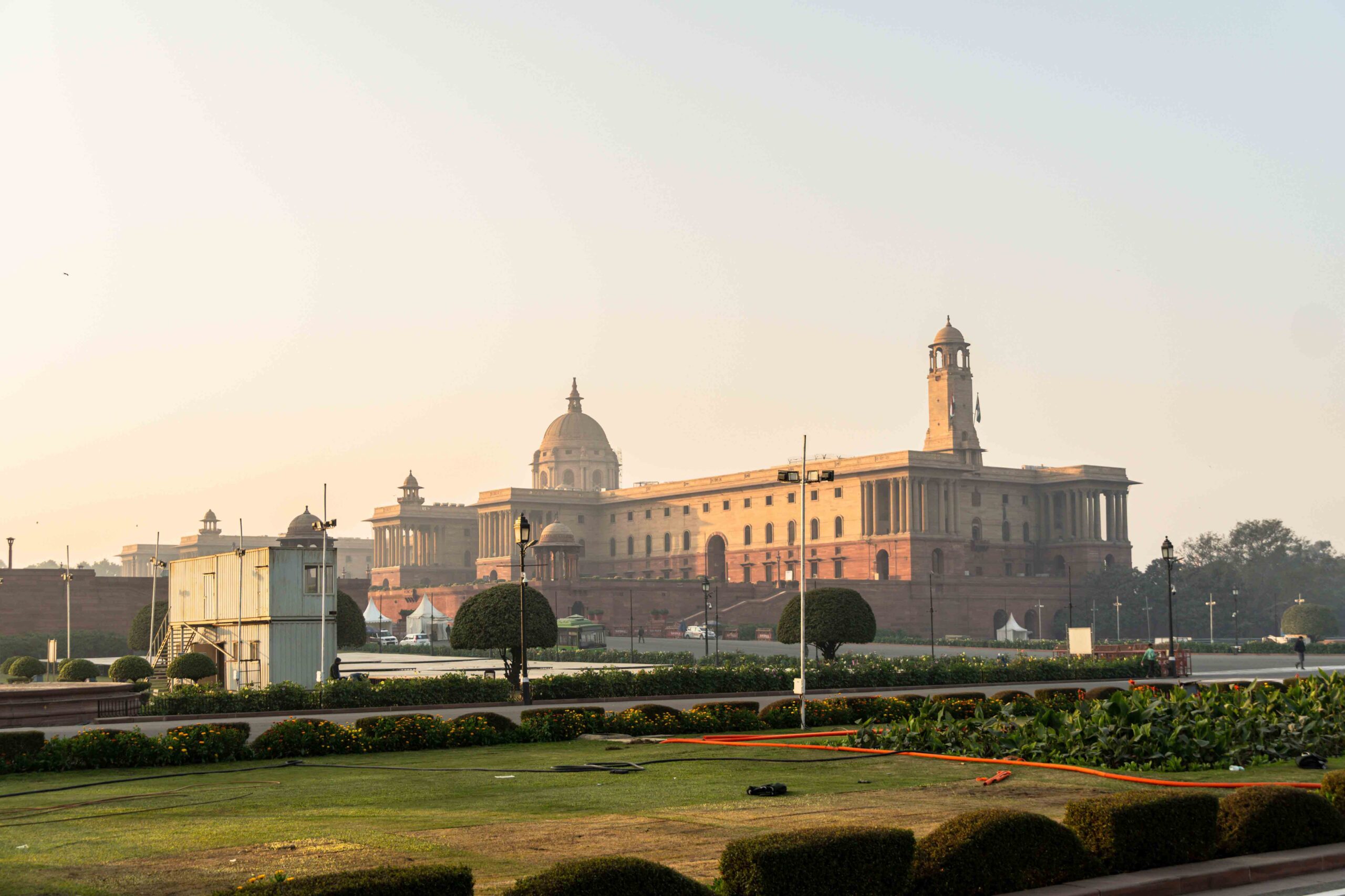 Direct Flight Colombo to Delhi & Capital Sightseeing