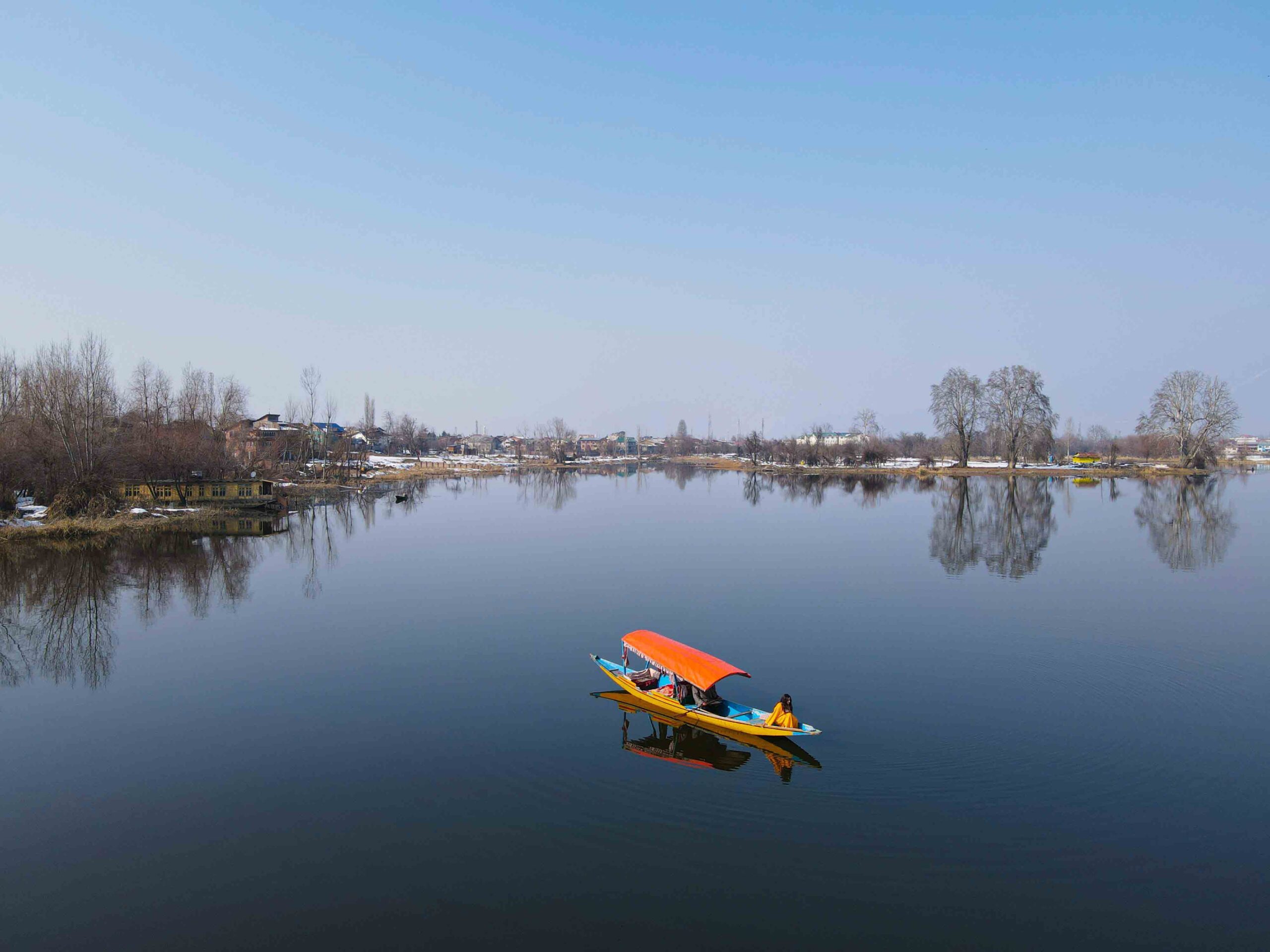 Direct Flight Colombo to Delhi & Onward to Srinagar (Dal Lake Houseboat)